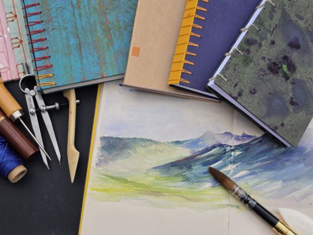 Initiation à la reliure : fabriquez votre carnet de croquis (10.00-16.00)